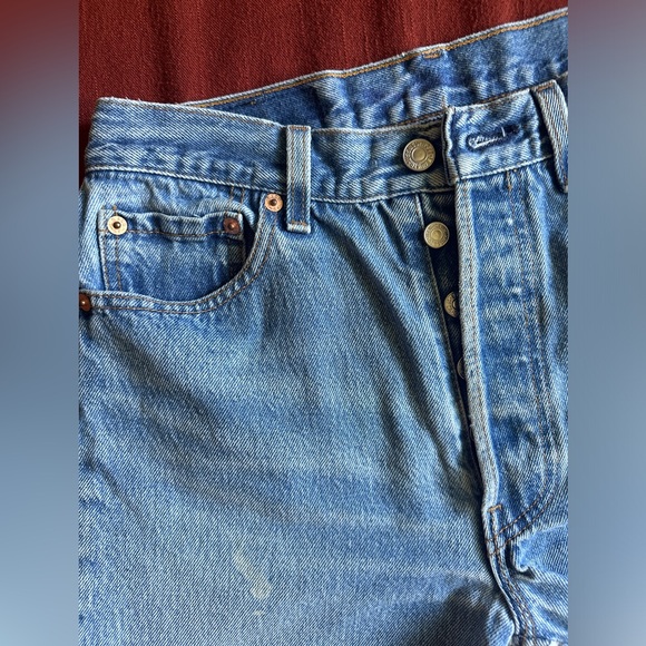 My (favorite) pair of vintage Levi’s shorts 😭 - Picture 14 of 14